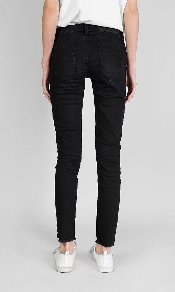 The Skinny Jean Black